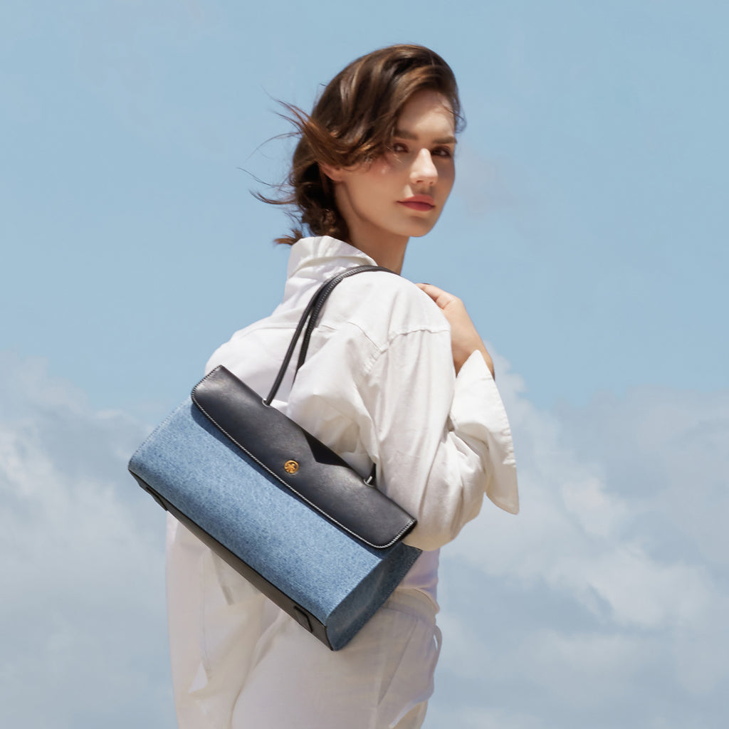 Caelum Baguette Bag