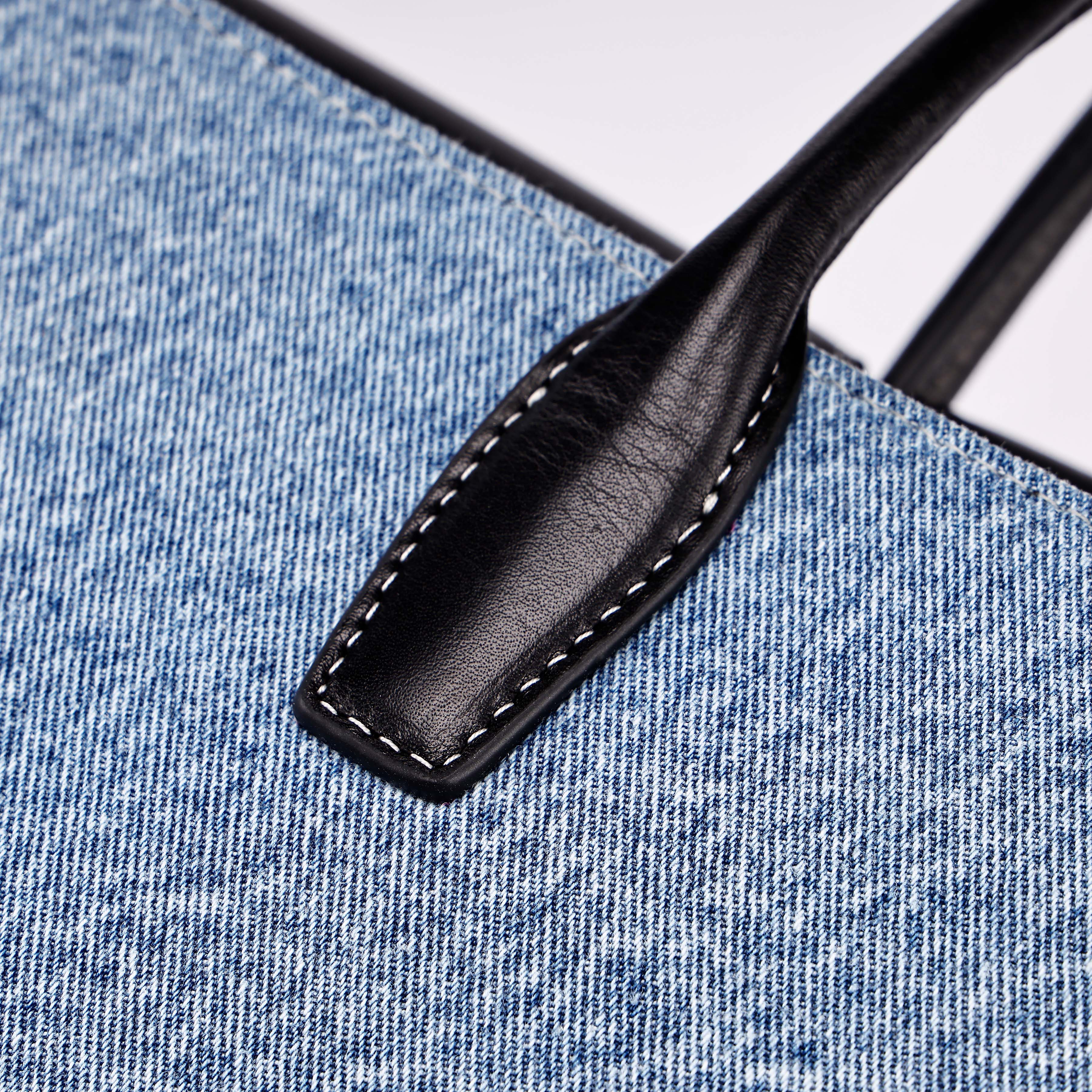 Caelum Baguette Bag