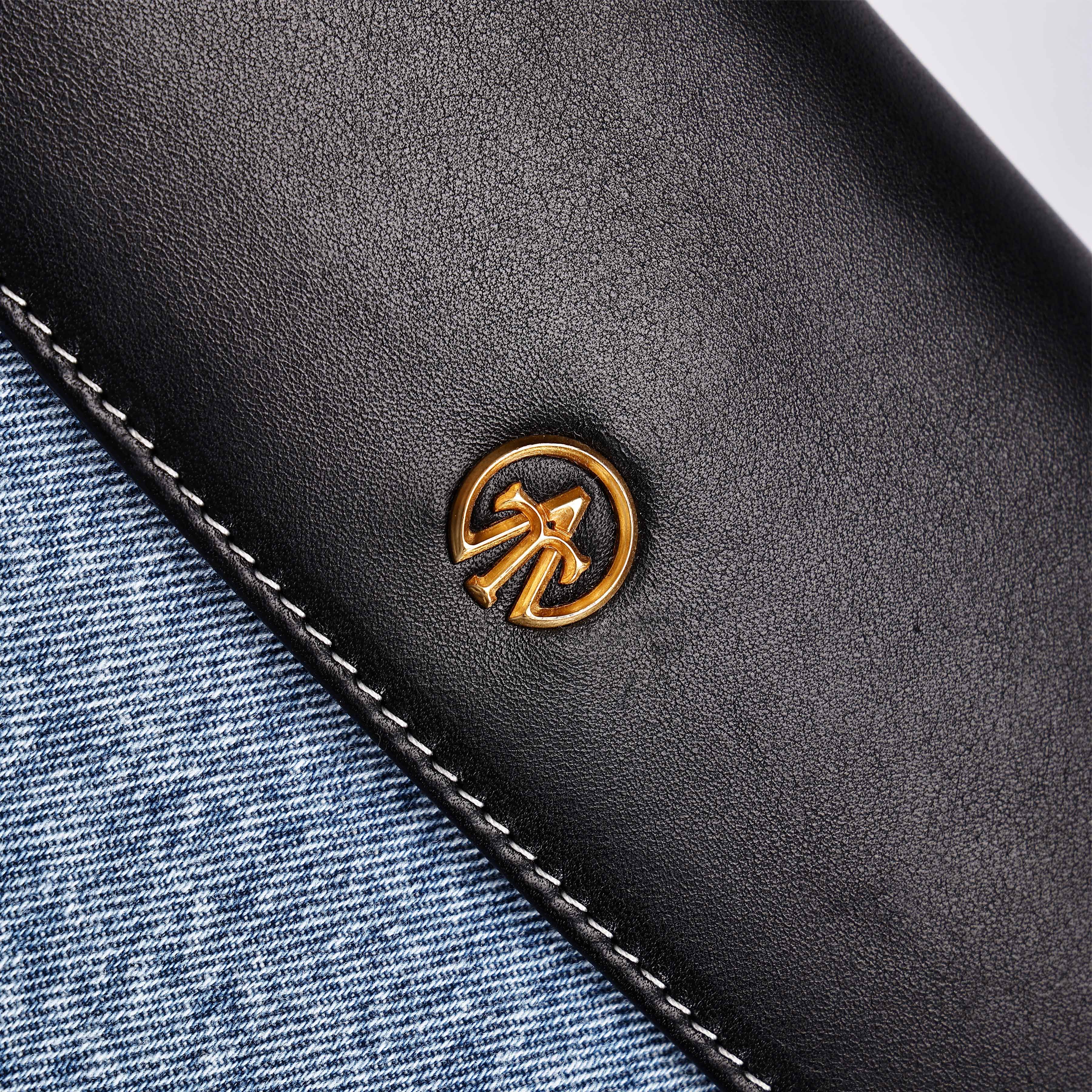 Caelum Baguette Bag