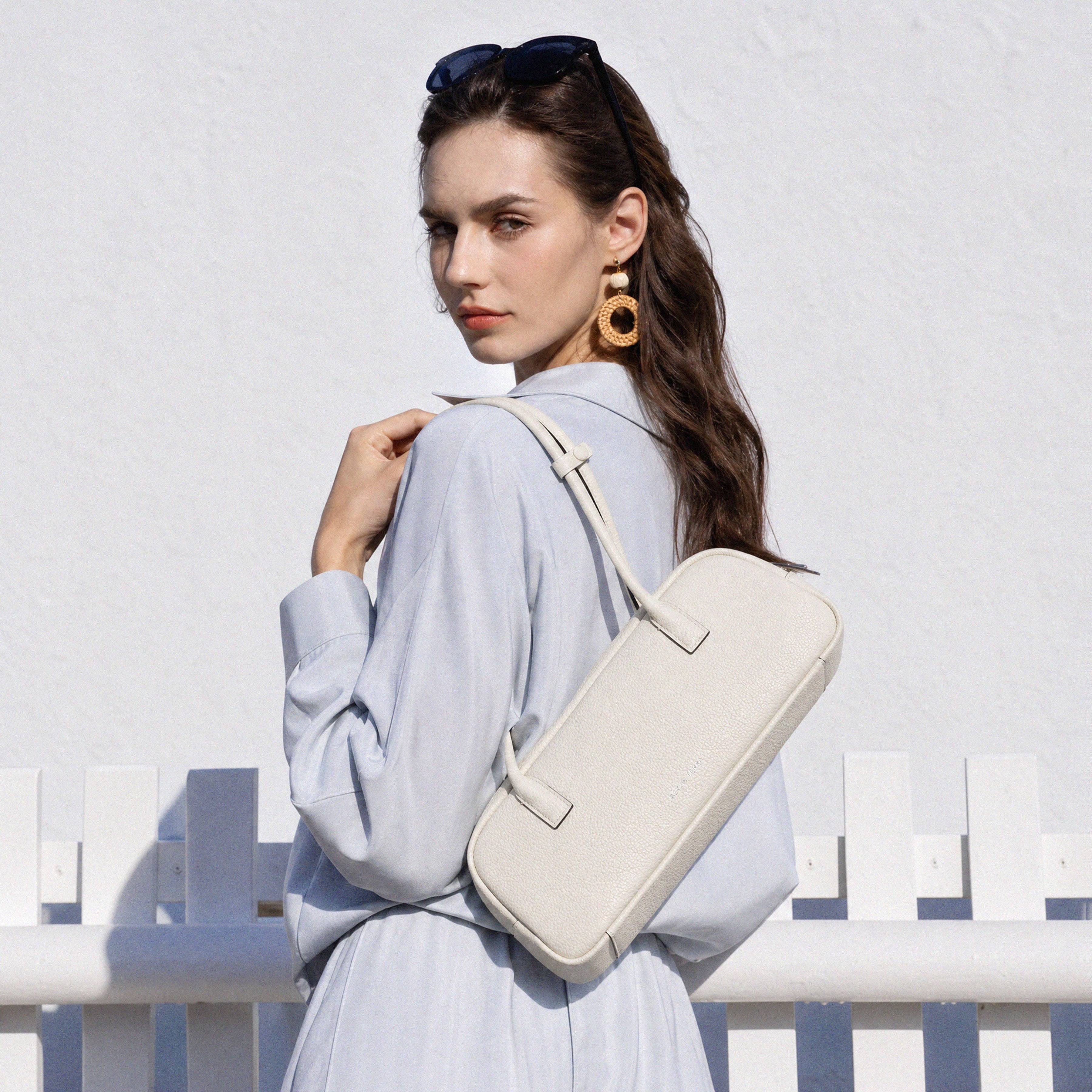 Suede Cut-Out Handle Tote Bag 2-1
